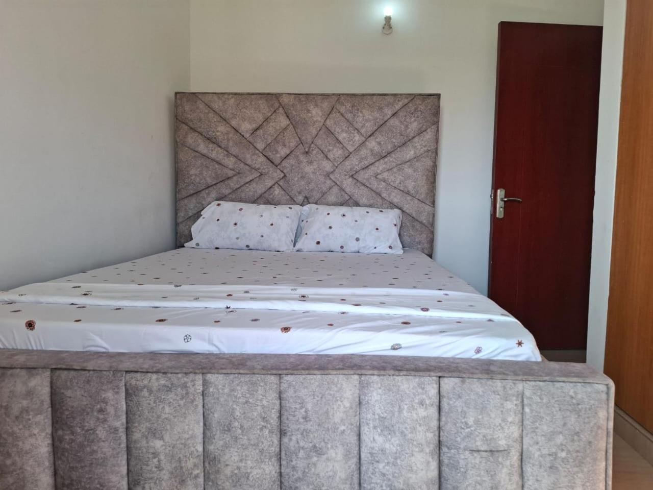 Aisha Luxury Stay 蒙巴萨 外观 照片